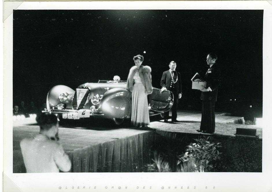 DELAHAYE  CONCOURS D ELEGANCE A AIX LES BAINS EN 1949.JPG